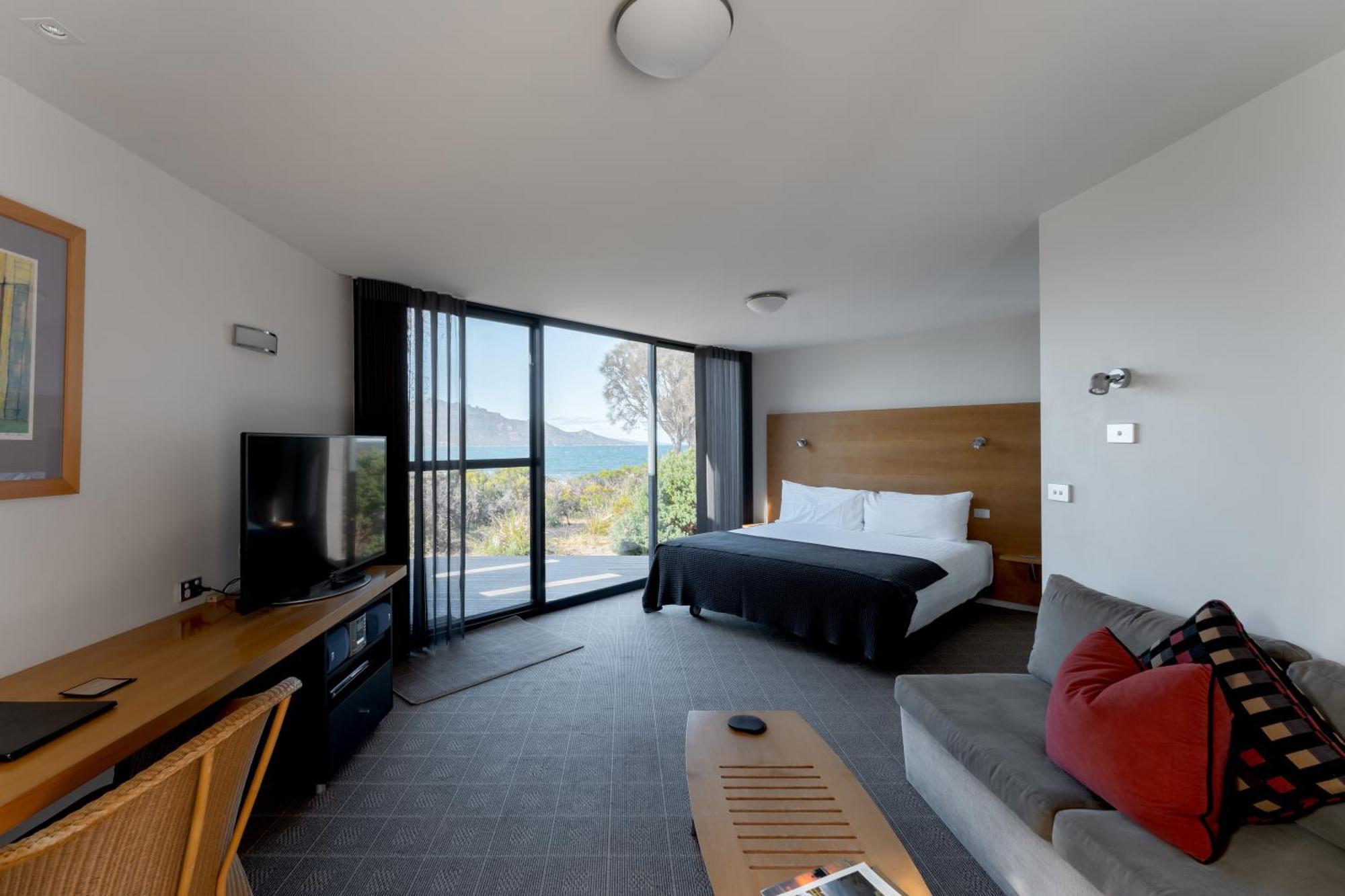 เอ็ดจ์ ออฟ เดอะ เบย์ รีสอร์ต Hotel โคลส์เบย์ ภายนอก รูปภาพ